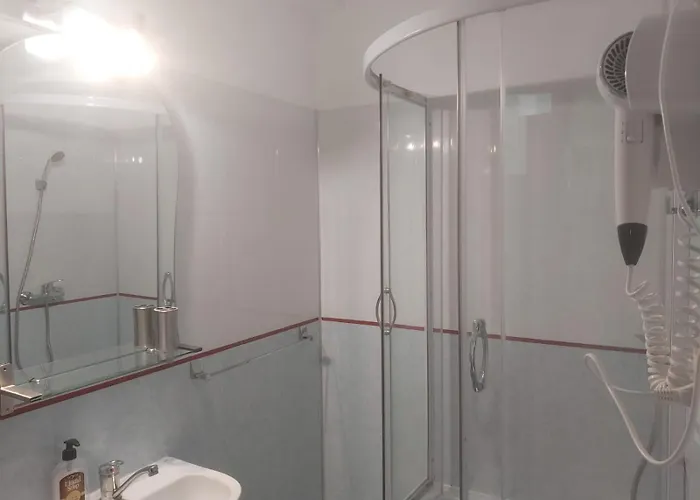 Vandrarhem Complex Meridian *